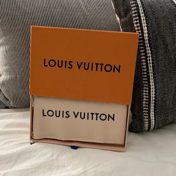 Brand new Authentic Louis Vuitton Long Wallet - Picture 4 of 4